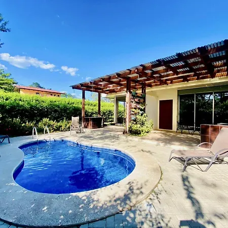 Comfy Dog-Friendly Apt, Shared Pool - Close To Tamarindo